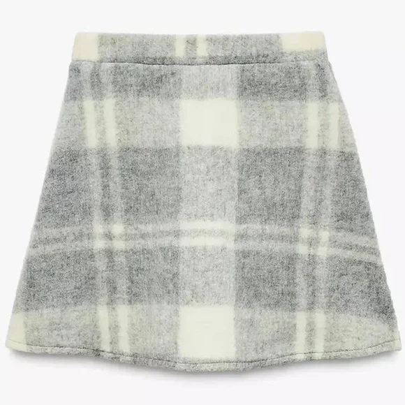 Zara Gray and Cream Plaid Short Soft Skirt - Picture 3 of 3